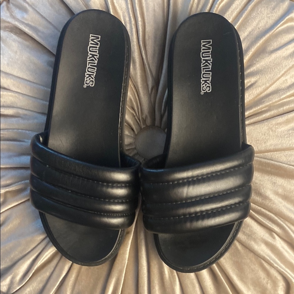 Muk Luks Women's Sun Catcher Black Slide Sandals size 8